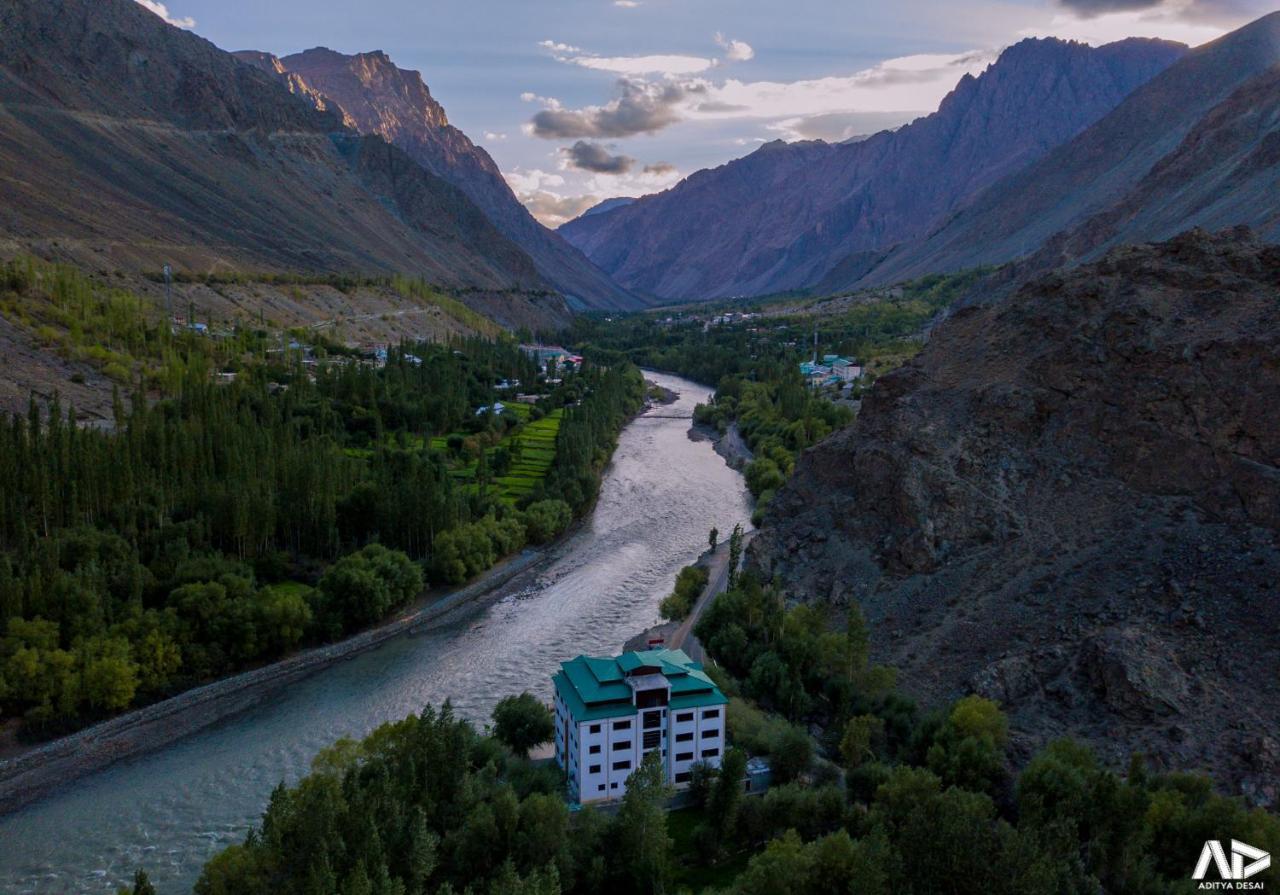 Hotel Chhutuk Heights Kargil Ngoại thất bức ảnh