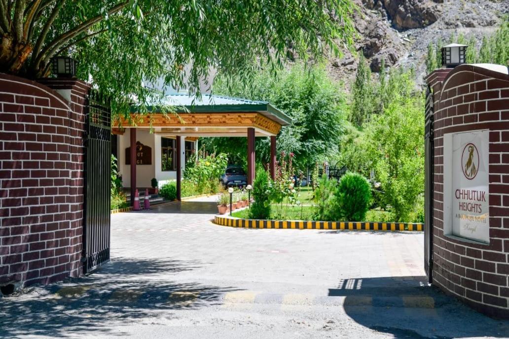 Hotel Chhutuk Heights Kargil Ngoại thất bức ảnh
