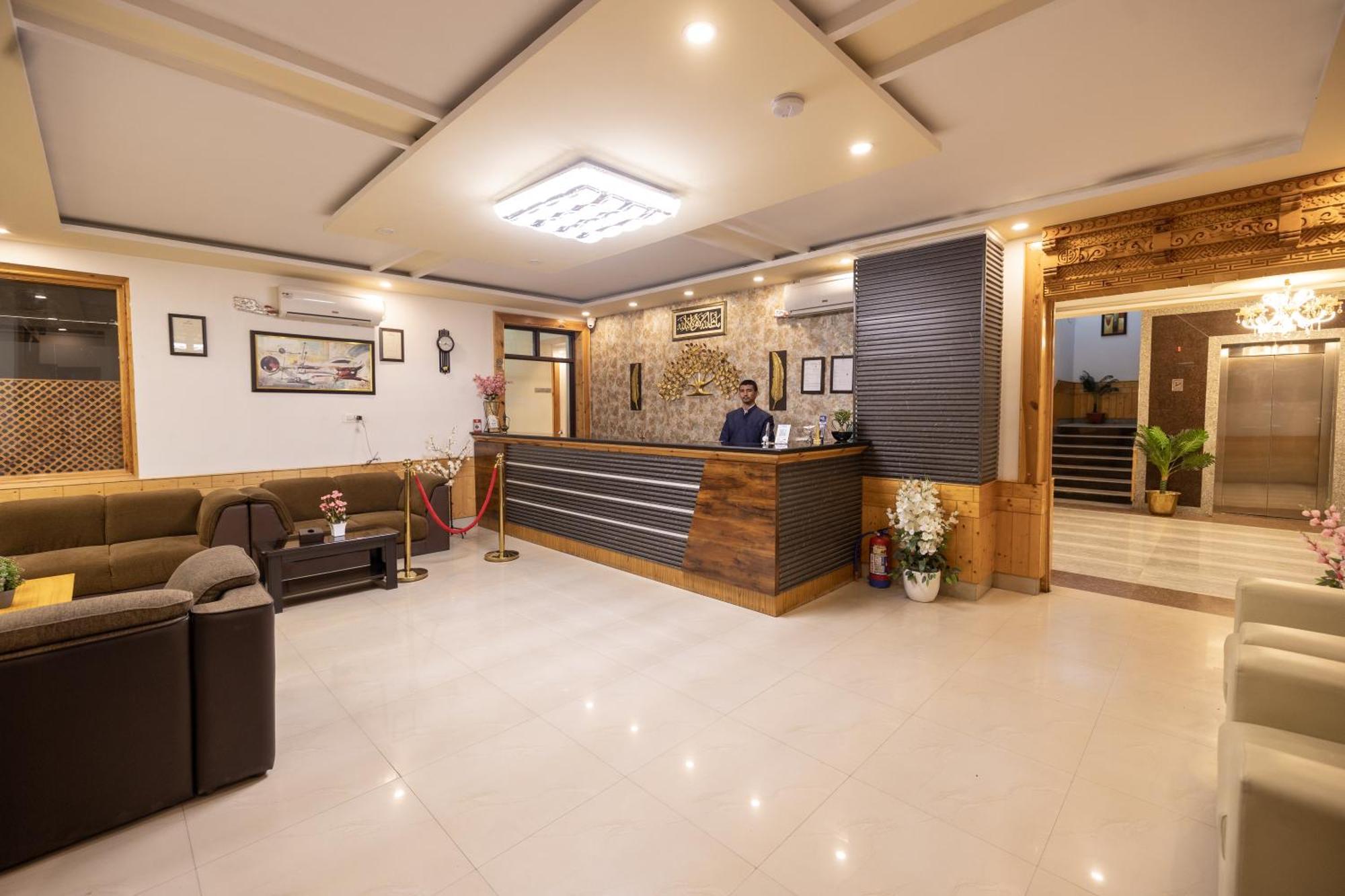 Hotel Chhutuk Heights Kargil Ngoại thất bức ảnh
